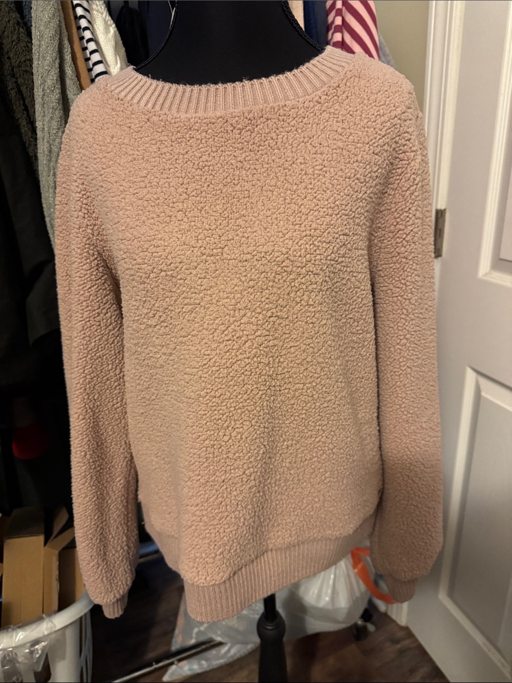 Abercrombie Soft AF Sherpa Women’s Blush Pink Sweater
